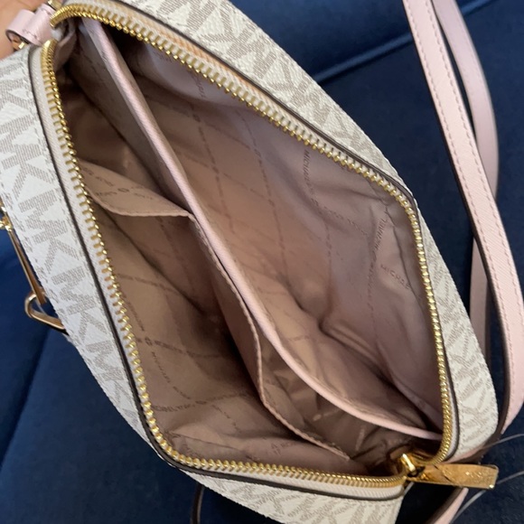 MICHAEL KORS LARGE EAST WEST ZIP CHAIN XBODY POWDER BLUSH MULTI - Picture 8 of 16